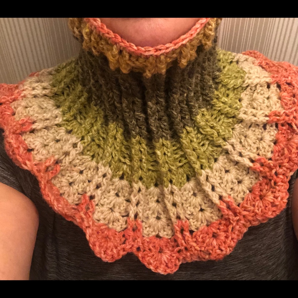 Neck warmer, scarf